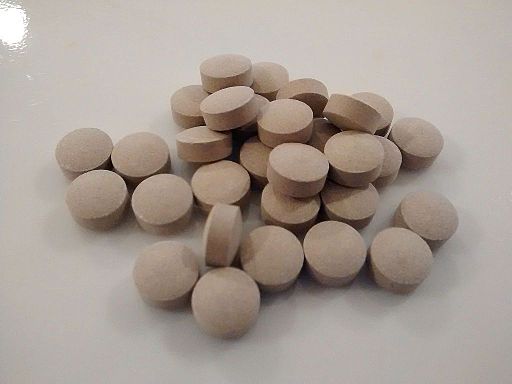 https://commons.wikimedia.org/wiki/File%3AIodine_pills.jpg